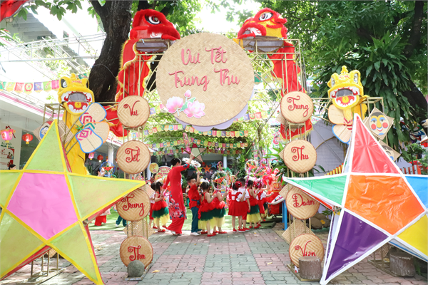 Lễ hội “Trăng rằm” của các bé Hồng Nhung